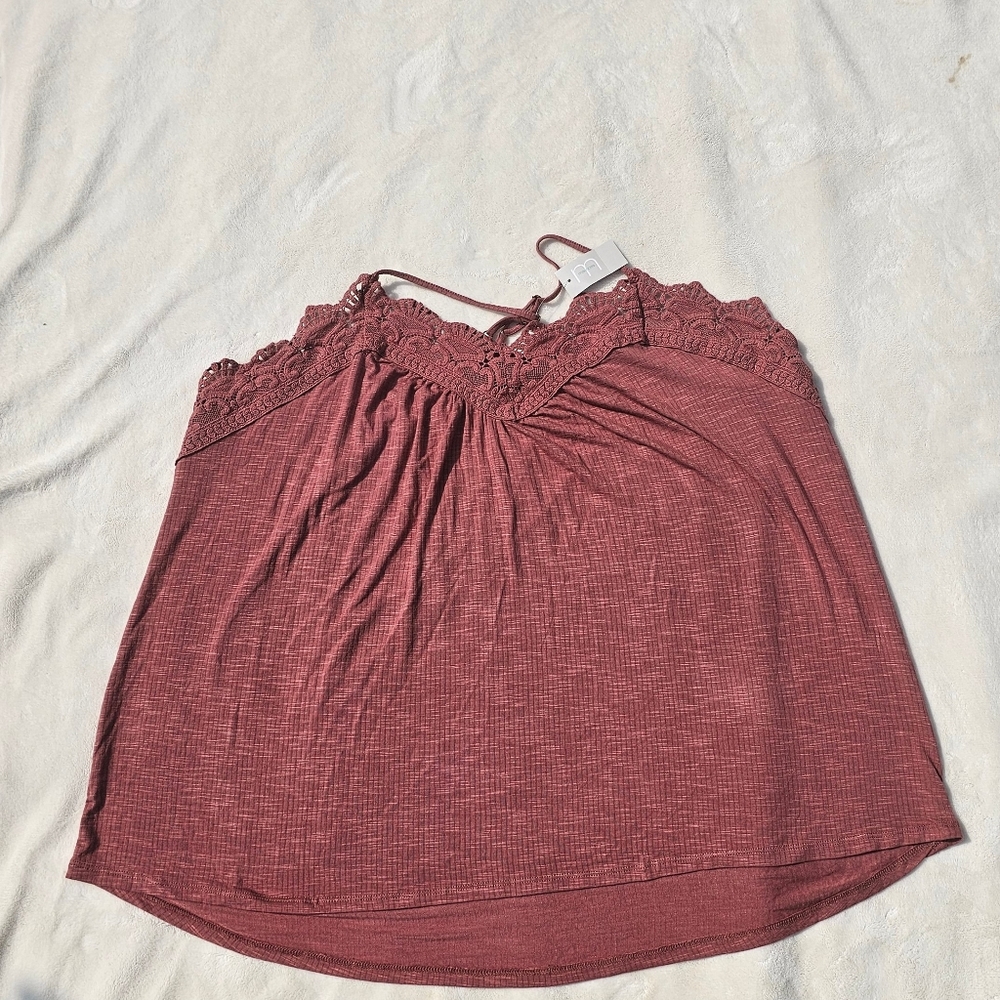 NWT Maurices Rose tank with crochet lace; size 1X